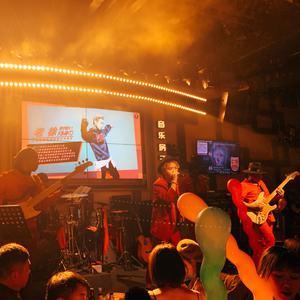 粉嫩极品国产在线无码网站
